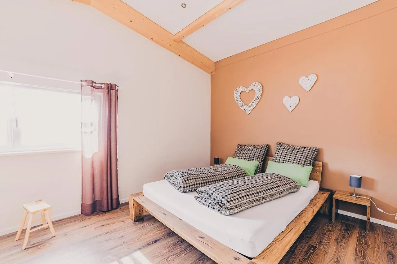 Grosse Ferienwohnung Mit Balkon Und Perfekter Lage Eggenthal Lejlighed